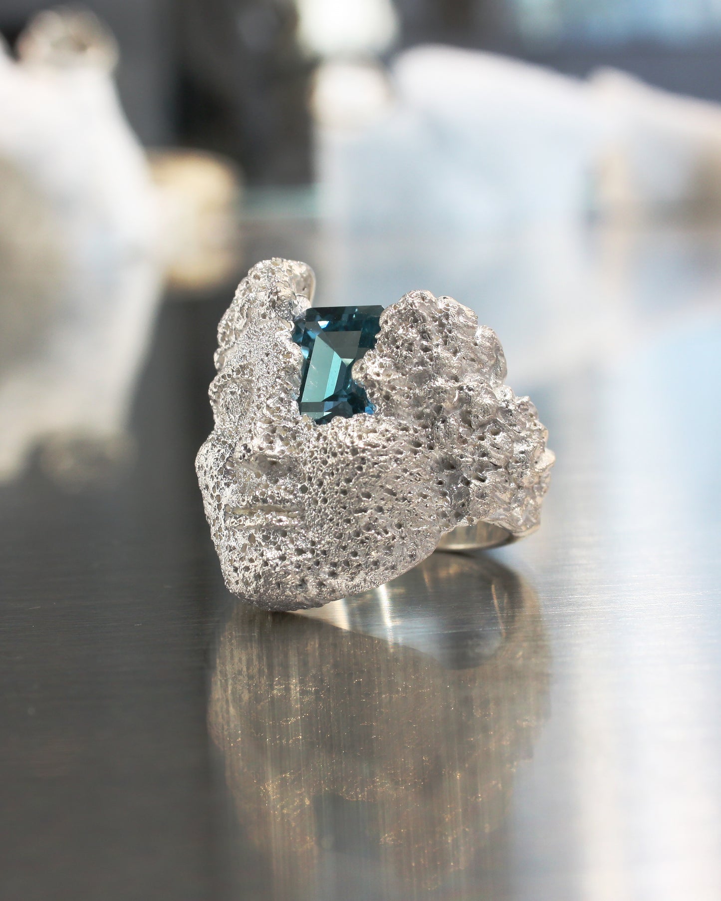 IDOL NEBULA RING - Sterling Silver / Blue Topaz