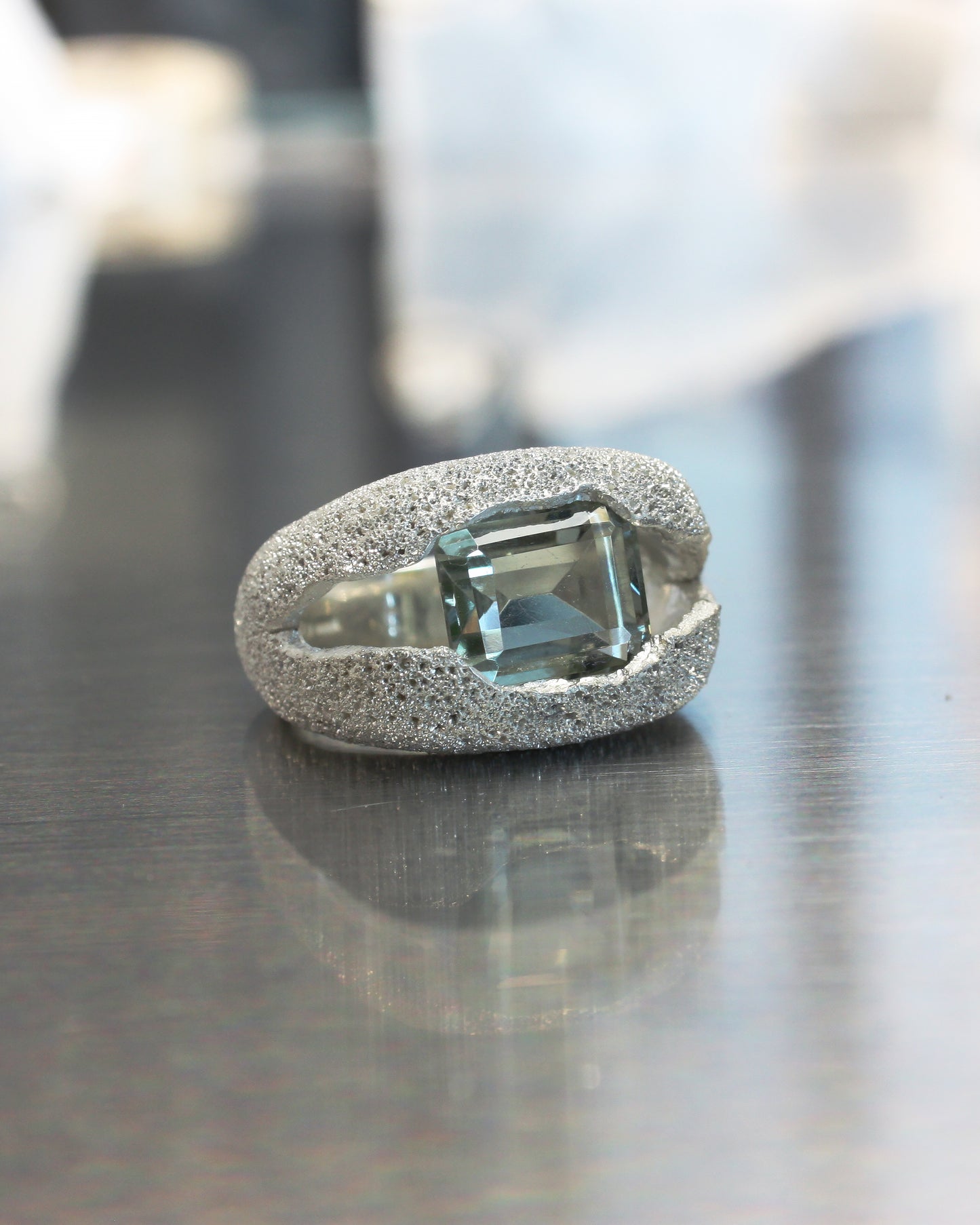 FALSE MIRROR NEBULA RING - 925 Silver / Green Amethyst