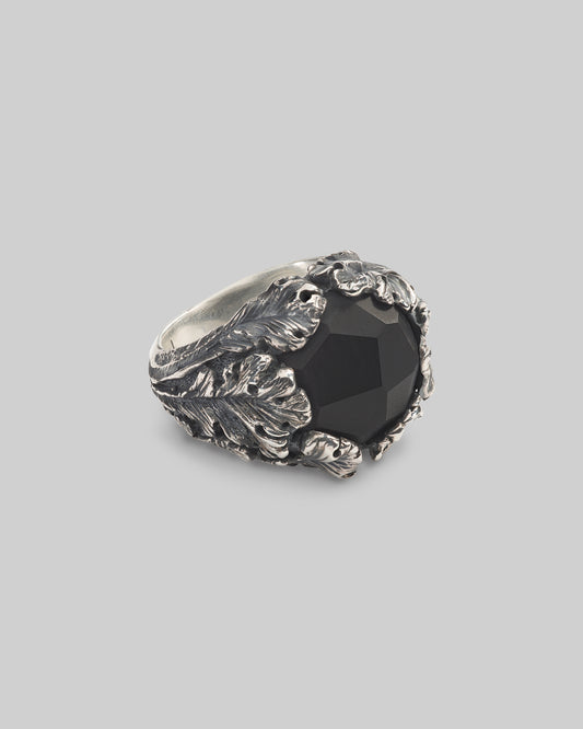Acanthus Onix Ring