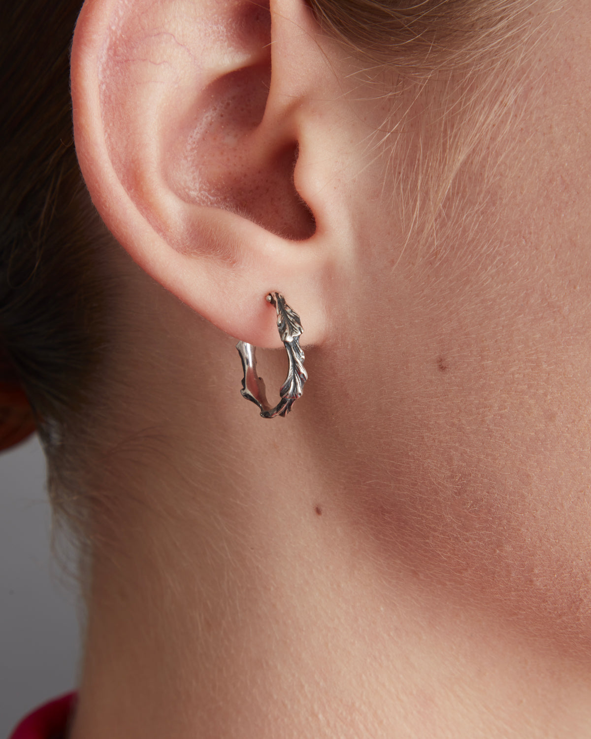 Acanthus Small Hoop Earring