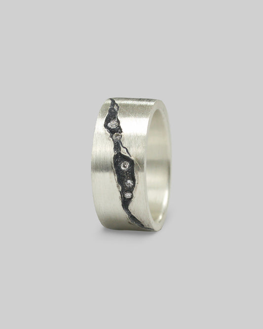 Ruin Ring Band With Diamonds