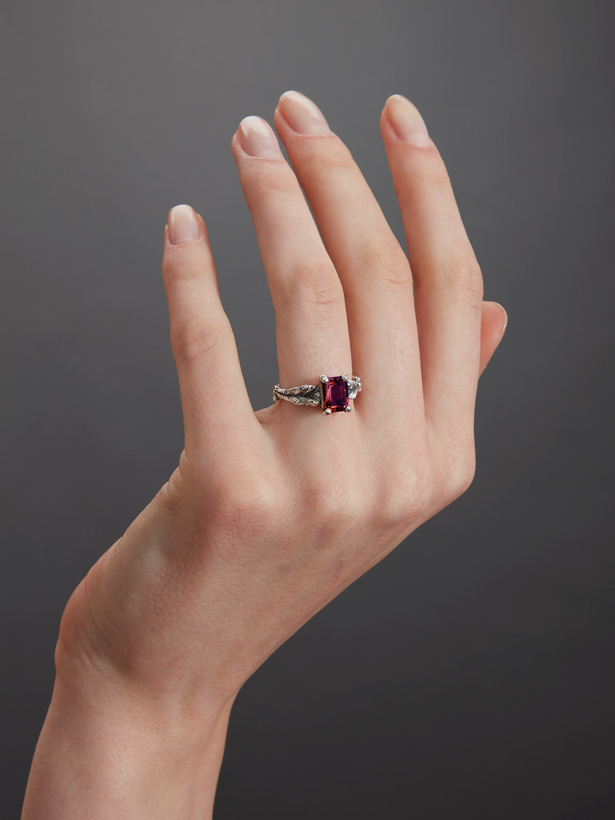 Flora Solitario - Rhodolite Garnet