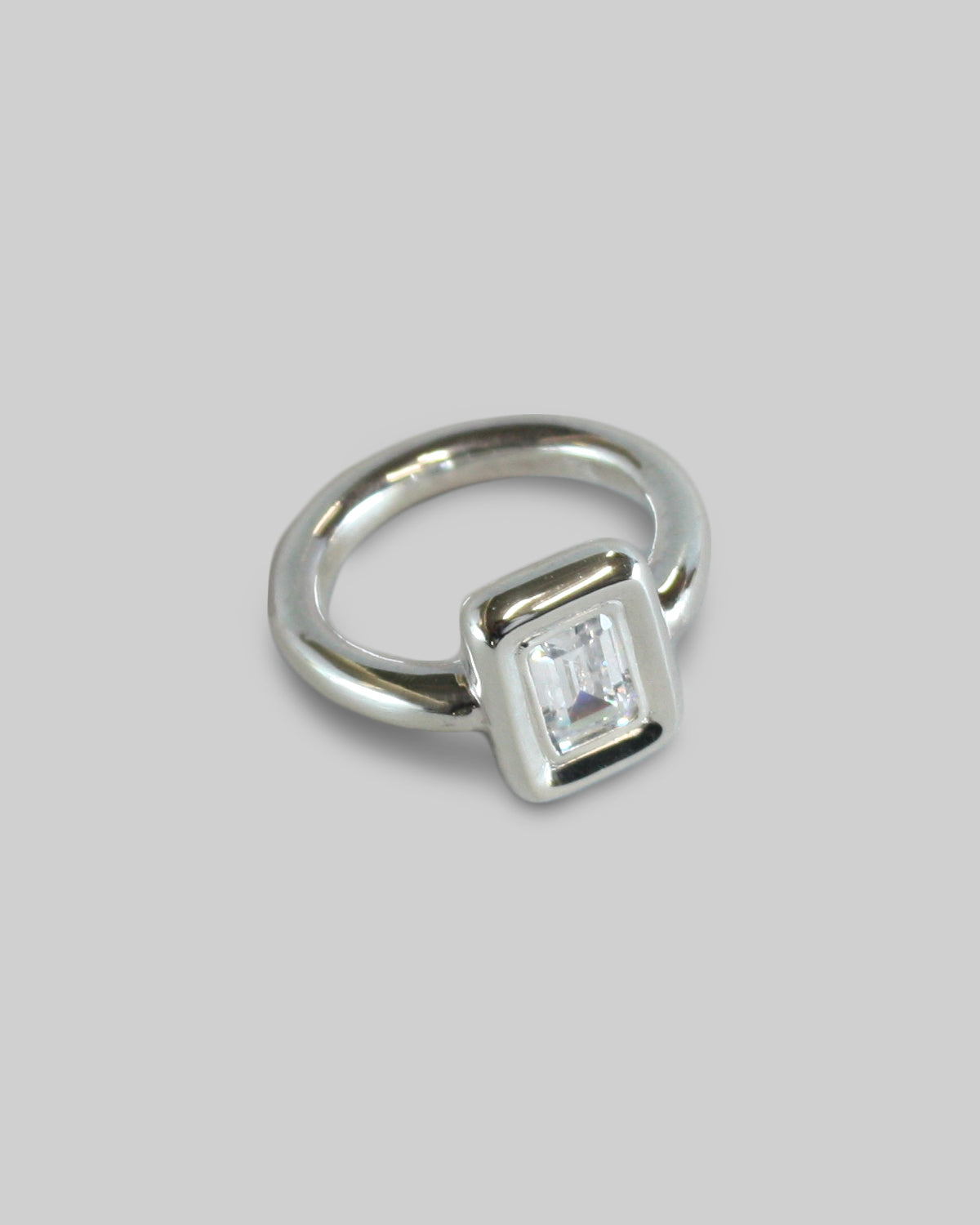 Olympia Solitario - White